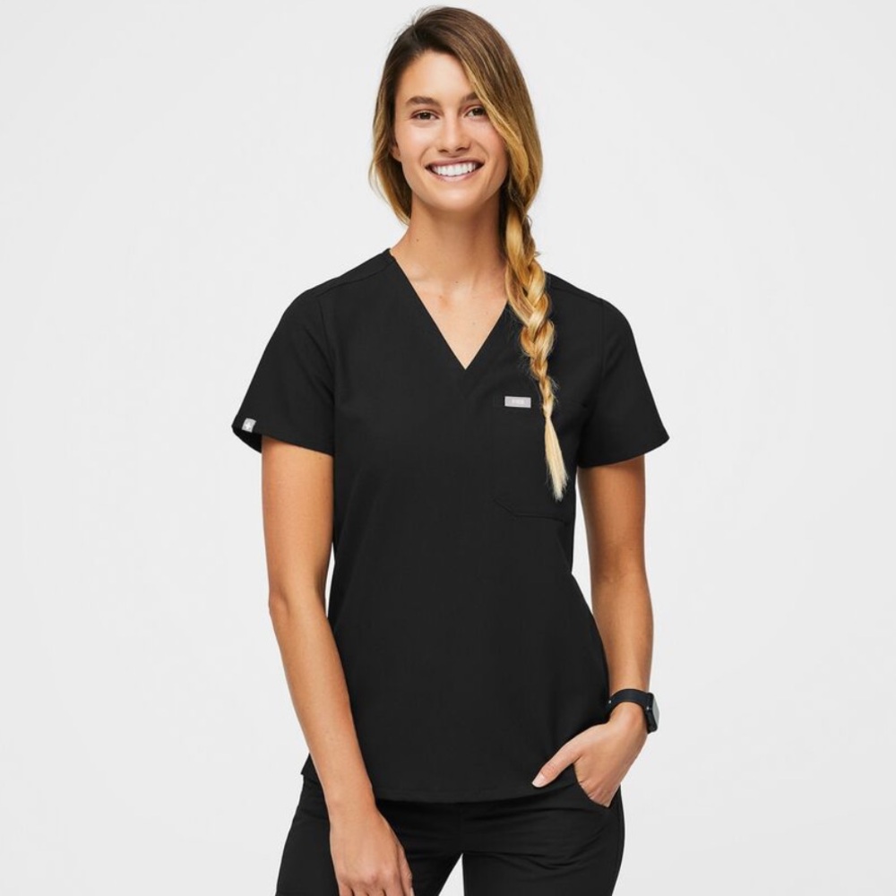 FIGS Catarina One-Pocket Scrub Top